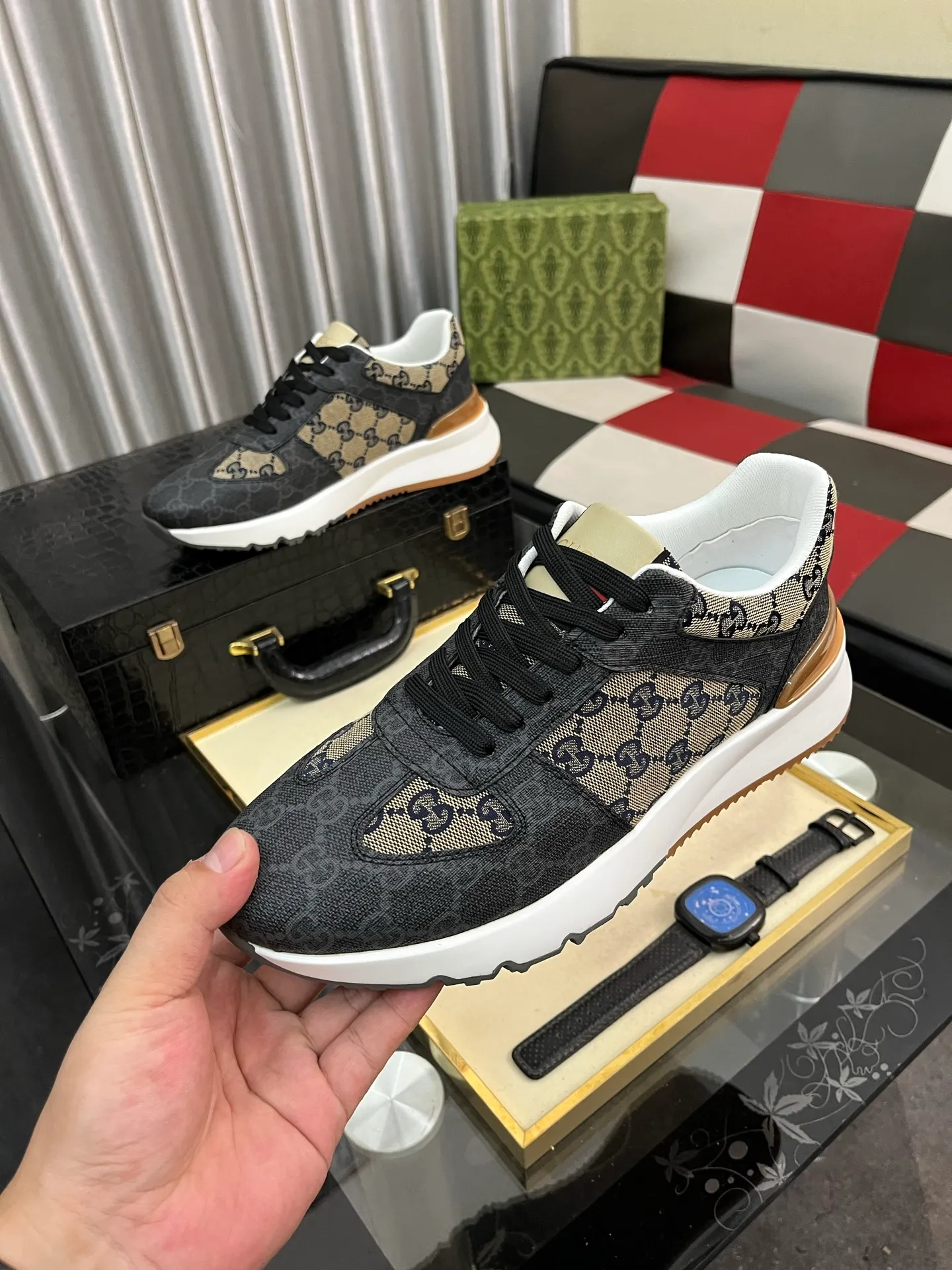 Men's shoes 💰438⌚️⌚️Gucci •Gucci original quality.~ Unique modern style sneakers. 🏃A must-have casual shoe for trendy men😍😍 Original brand imported from Italy, imported original leather, sheep lining (refuses to discolor and grind feet) Sole: Original sole provided by the original factory, French lazy style design ⚠️Fit to the feet, original quality, super comfortable original sole. Just like shooting the real thing 🎬The real thing is better, code number: 38-443️⃣colors available
